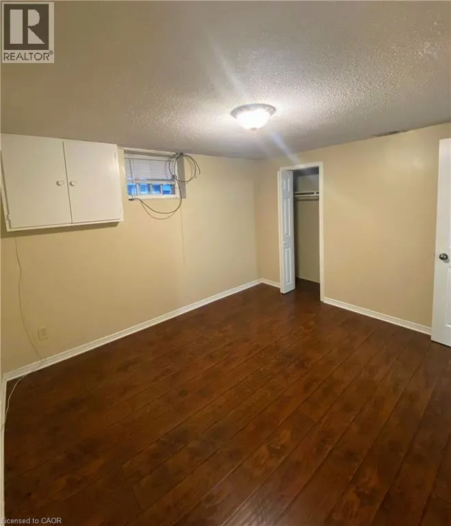 89 ELGIN Street N Unit# B, #B