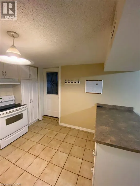 89 ELGIN Street N Unit# B, #B