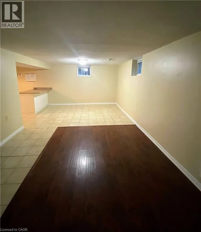 89 ELGIN Street N Unit# B, #B