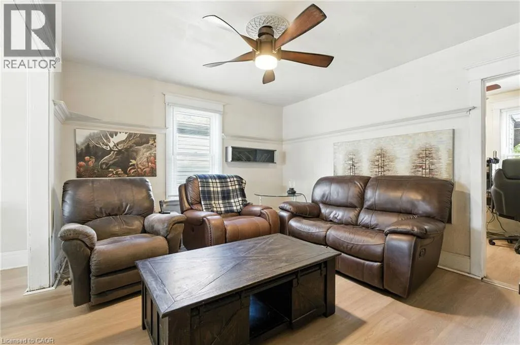 98 TUXEDO Avenue N