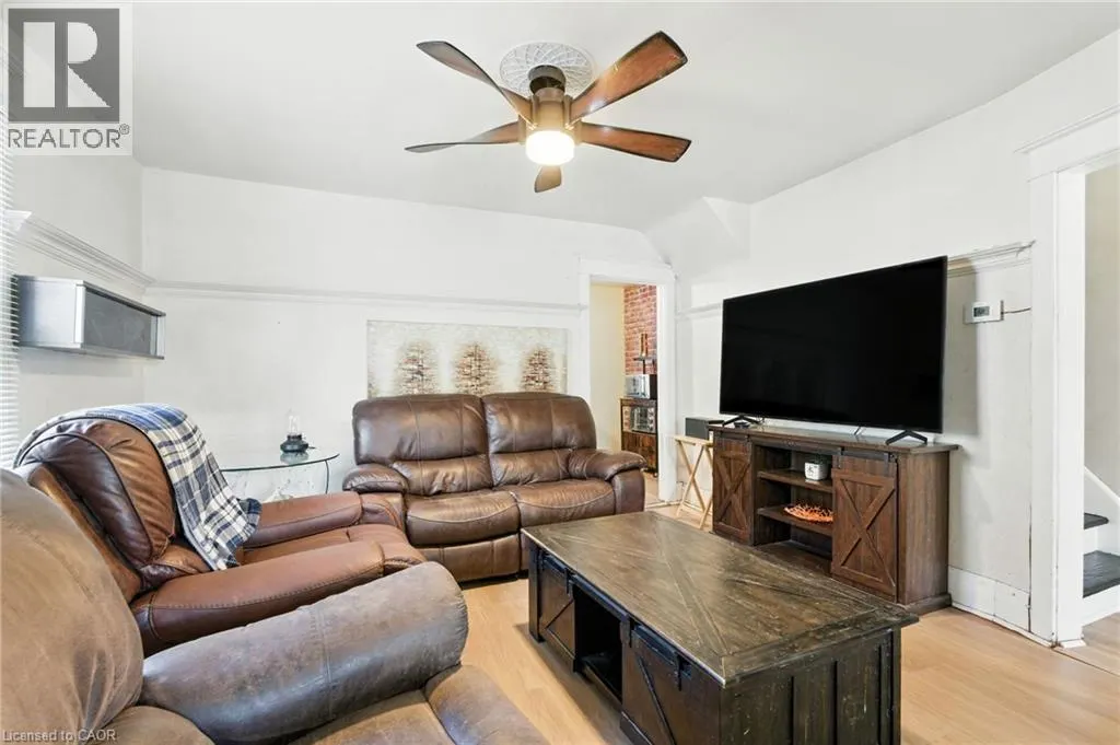 98 TUXEDO Avenue N