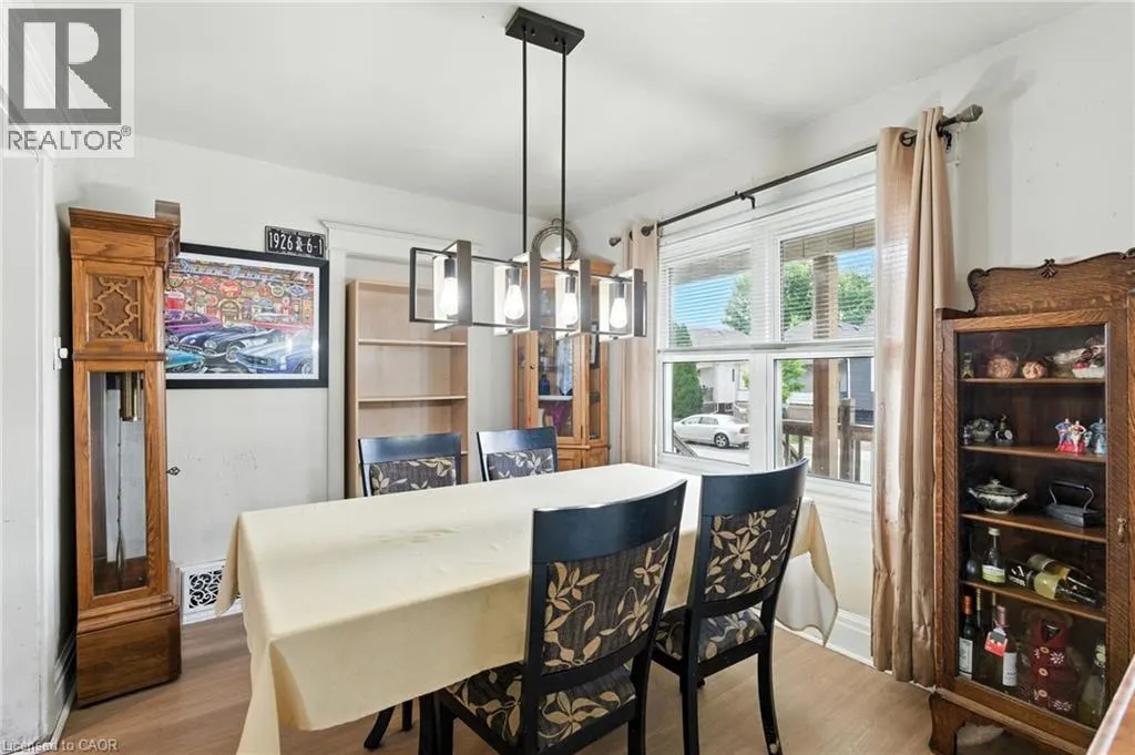 98 TUXEDO Avenue N
