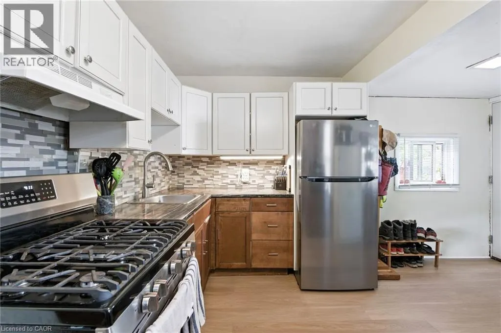 98 TUXEDO Avenue N