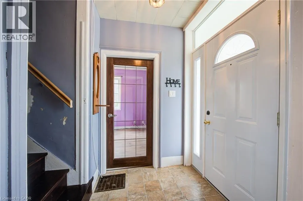 37 DECEW Street W