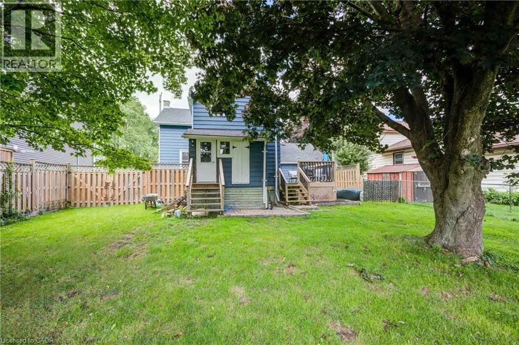 37 DECEW Street W