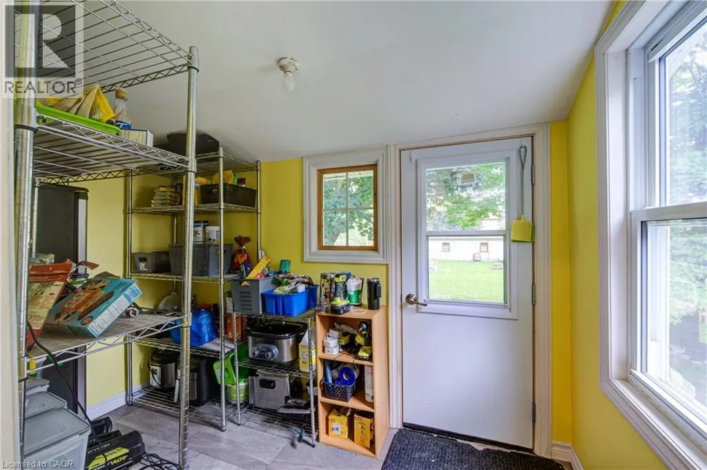 37 DECEW Street W
