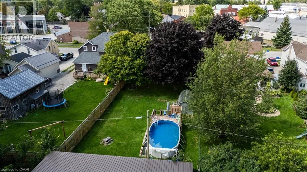 37 DECEW Street W