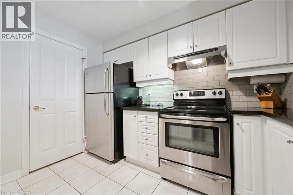 60 OLD MILL Road Unit# 704, #704