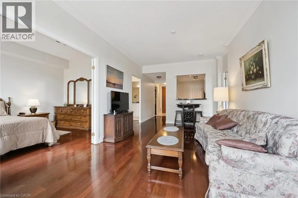 60 OLD MILL Road Unit# 704, #704