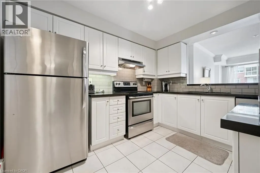 60 OLD MILL Road Unit# 704, #704