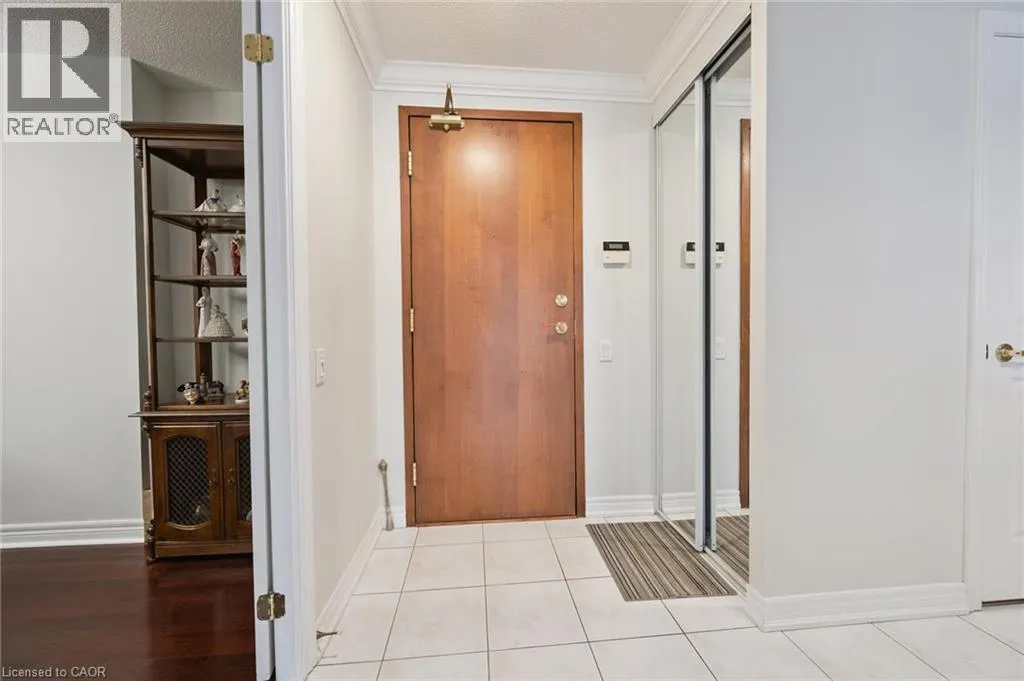 60 OLD MILL Road Unit# 704, #704