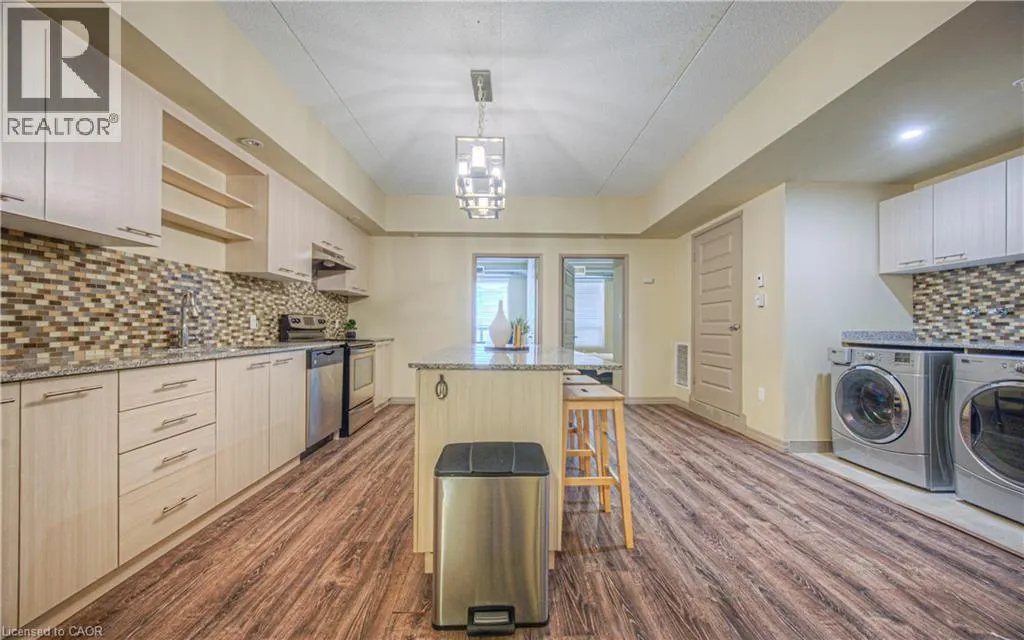 8 HICKORY Street W Unit# 302, #302