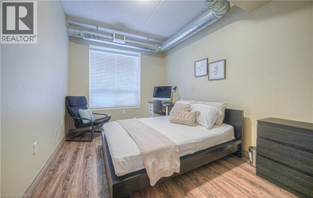 8 HICKORY Street W Unit# 302, #302