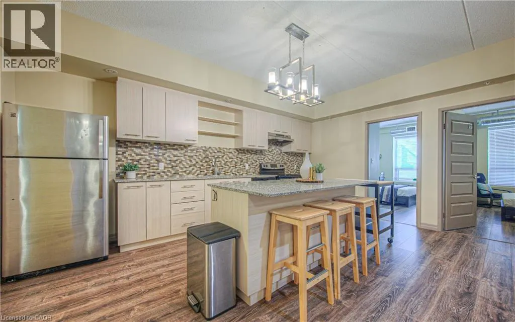 8 HICKORY Street W Unit# 302, #302