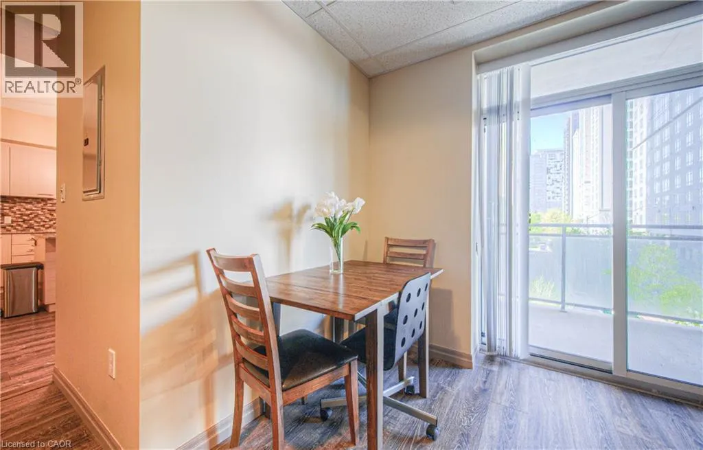 8 HICKORY Street W Unit# 302, #302