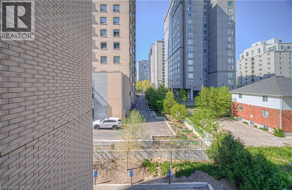 8 HICKORY Street W Unit# 302, #302