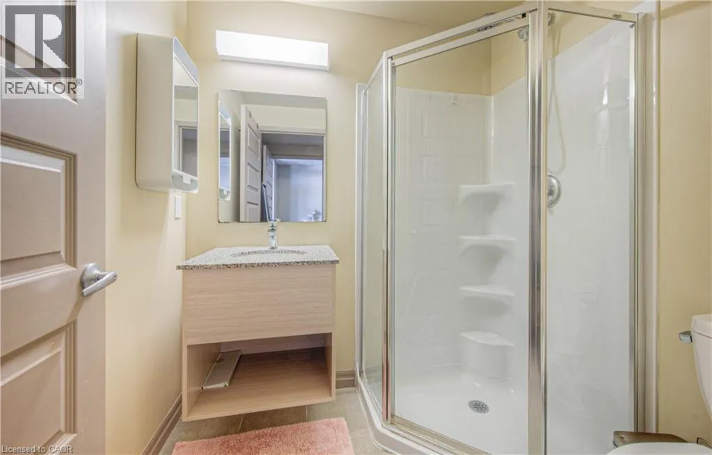 8 HICKORY Street W Unit# 302, #302