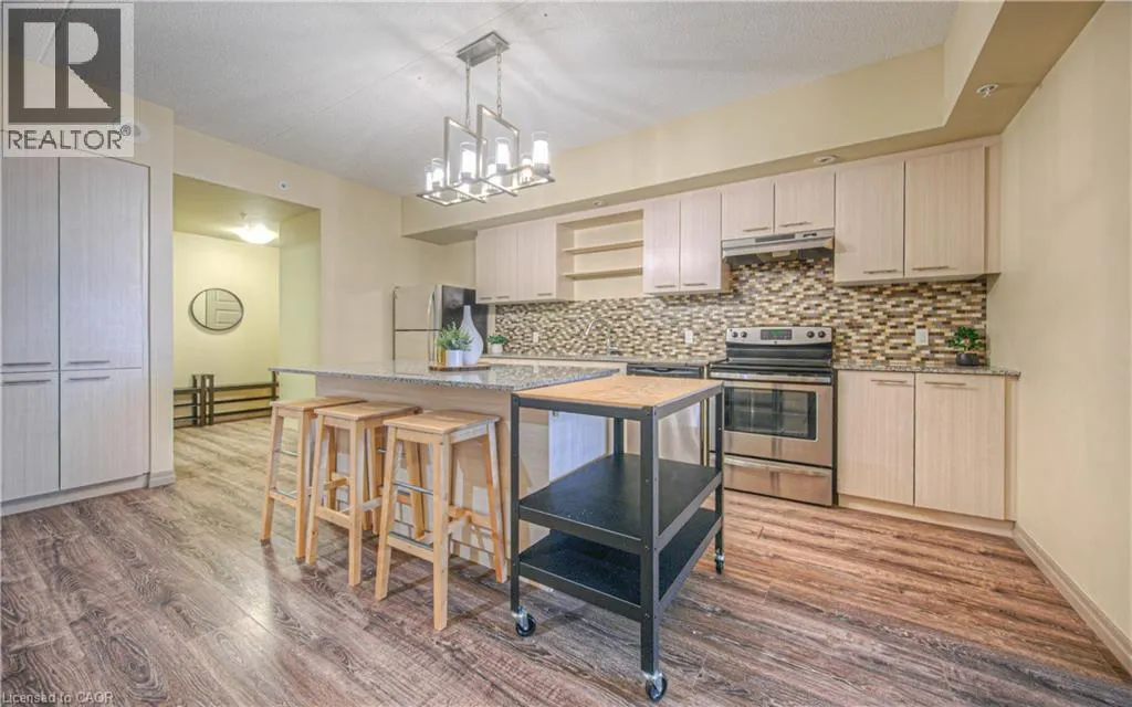 8 HICKORY Street W Unit# 302, #302