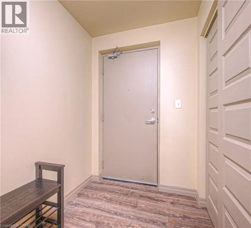 8 HICKORY Street W Unit# 302, #302