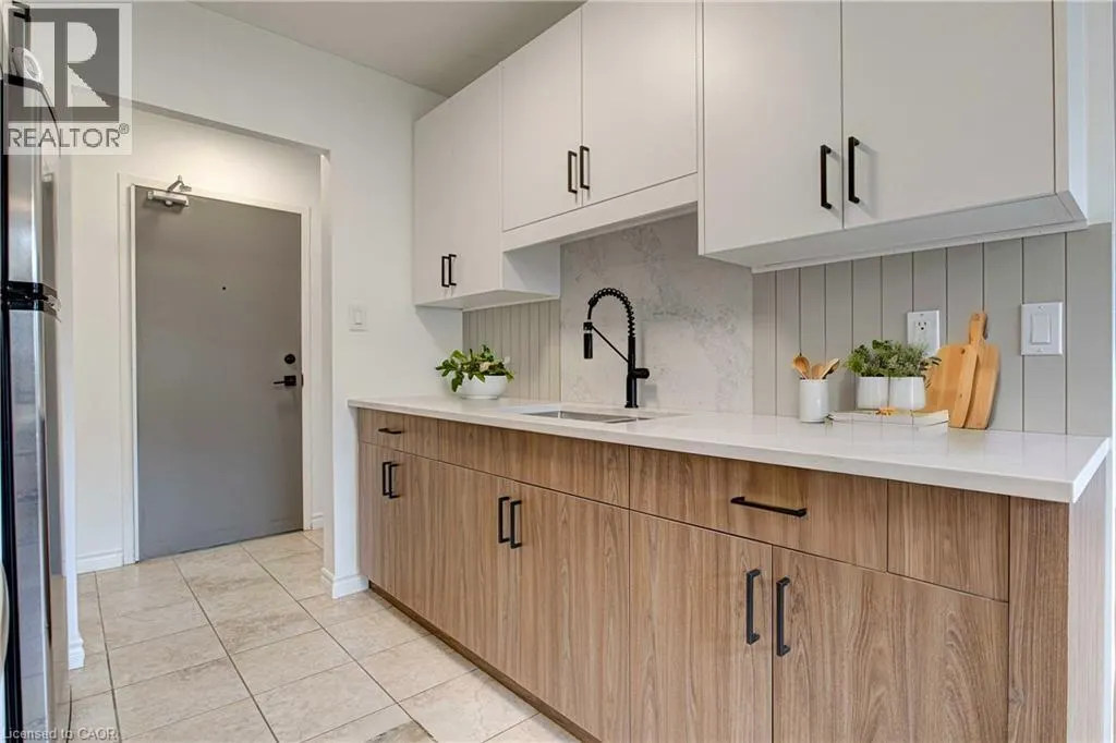 283 FAIRWAY Road N Unit# 405, #405