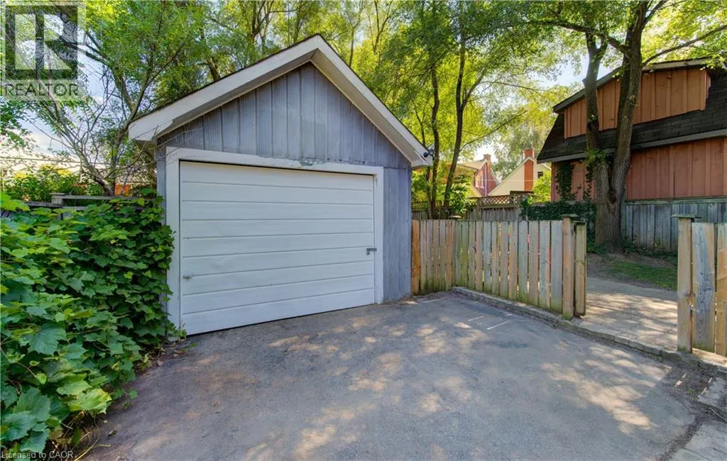88 DEKAY Street