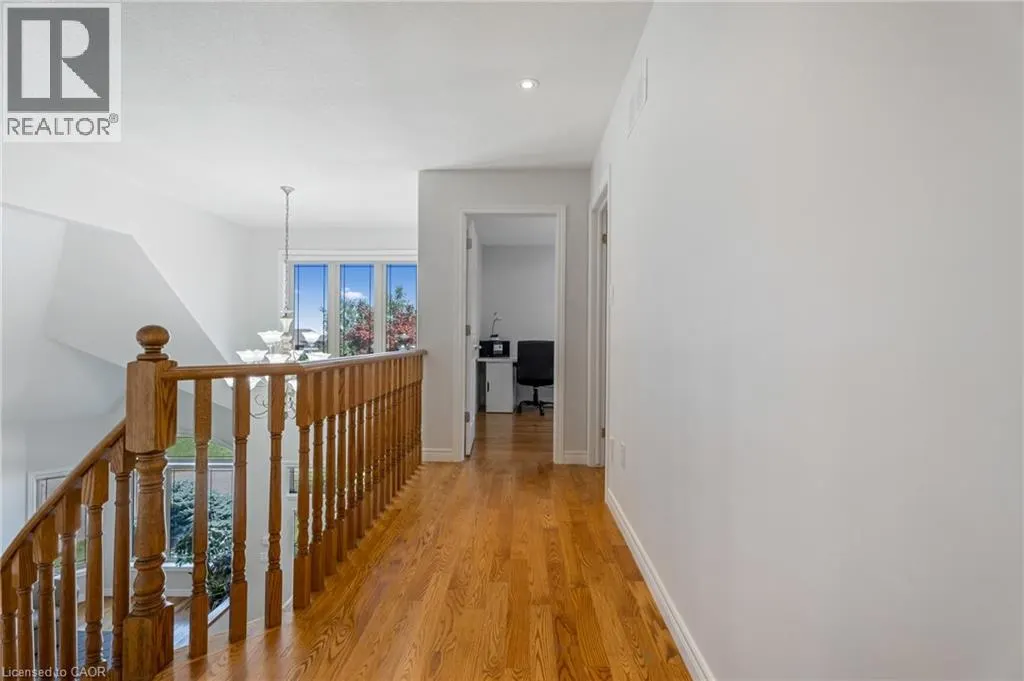 22 SHADELAND Crescent