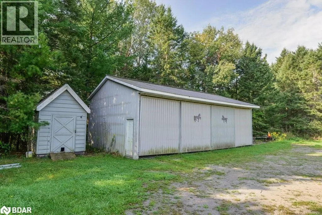 1390 WARMINSTER Sideroad