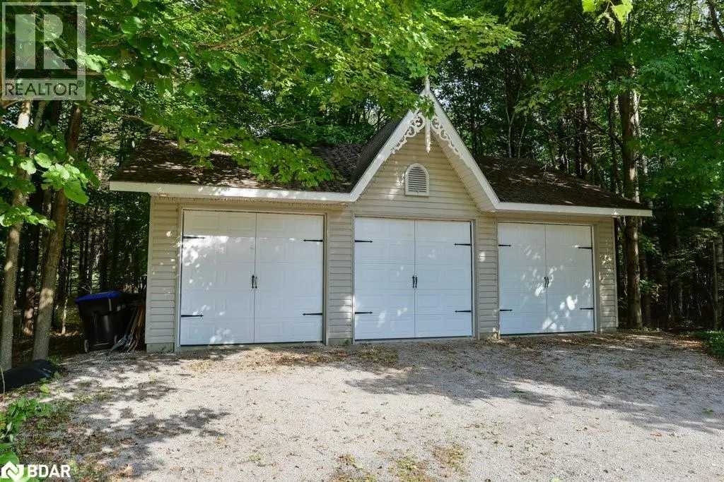 1390 WARMINSTER Sideroad