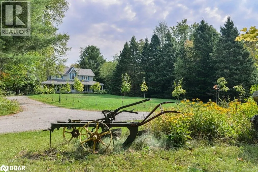 1390 WARMINSTER Sideroad
