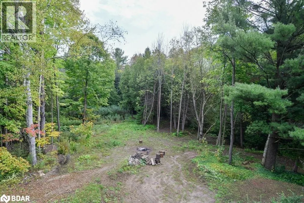 1390 WARMINSTER Sideroad