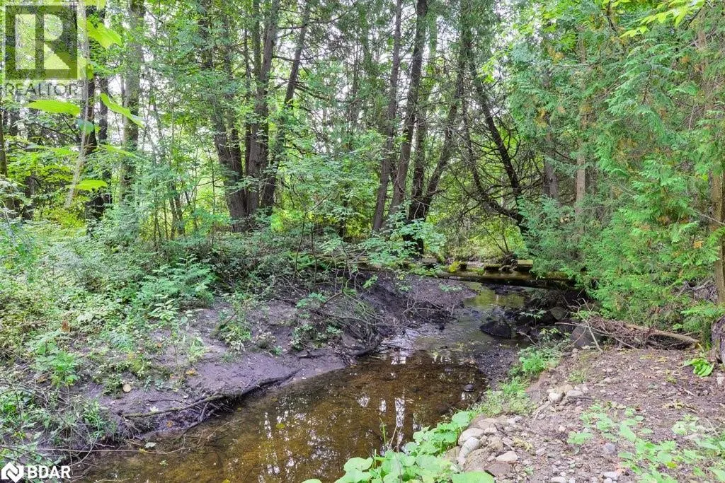 1390 WARMINSTER Sideroad