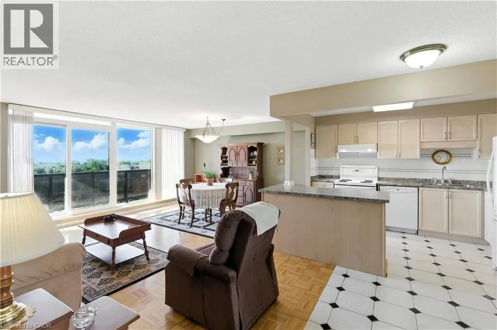 9 BONHEUR Court Unit# 807, #807
