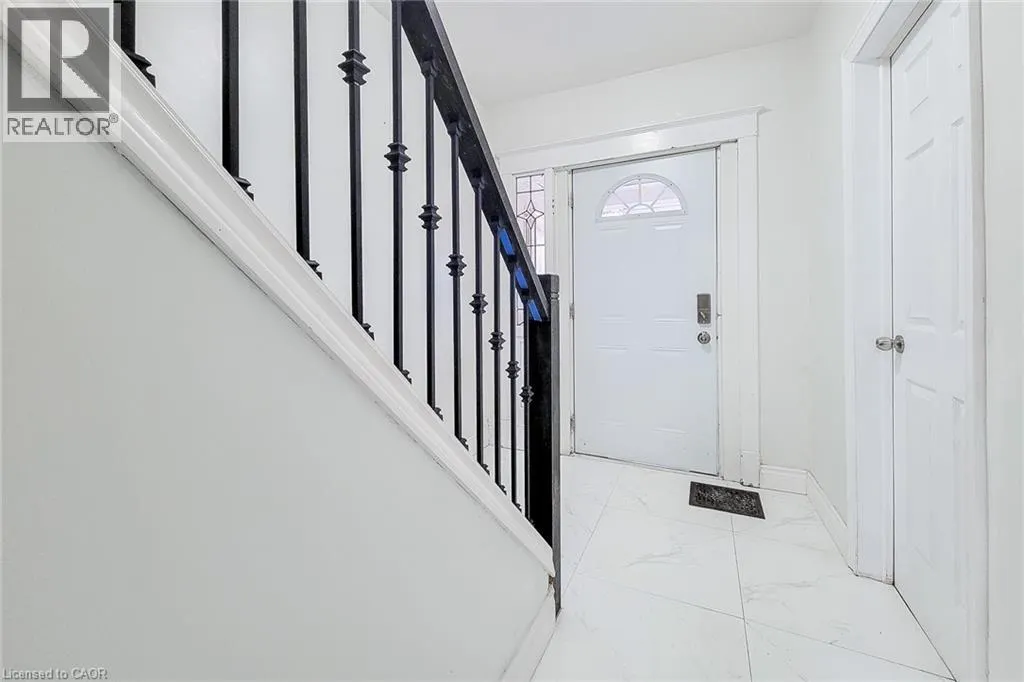 63 PAISLEY Avenue S