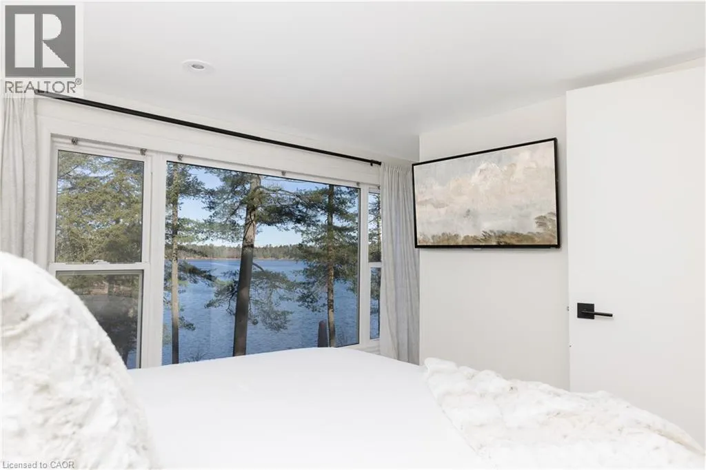 2872 MUSKOKA ROAD 118 W
