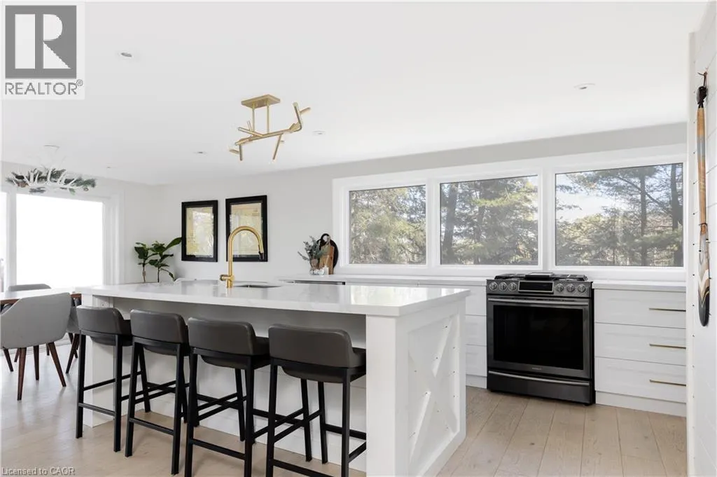 2872 MUSKOKA ROAD 118 W