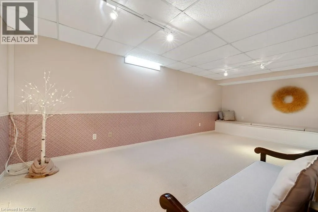 15 QUINTE Crescent Unit# 15, #15