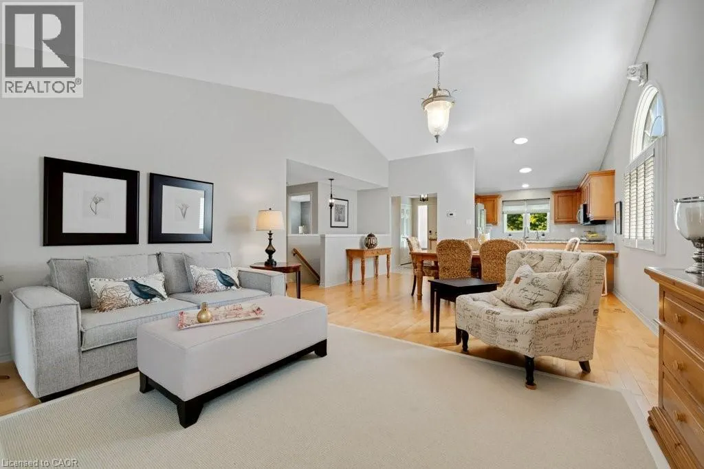 15 QUINTE Crescent Unit# 15, #15