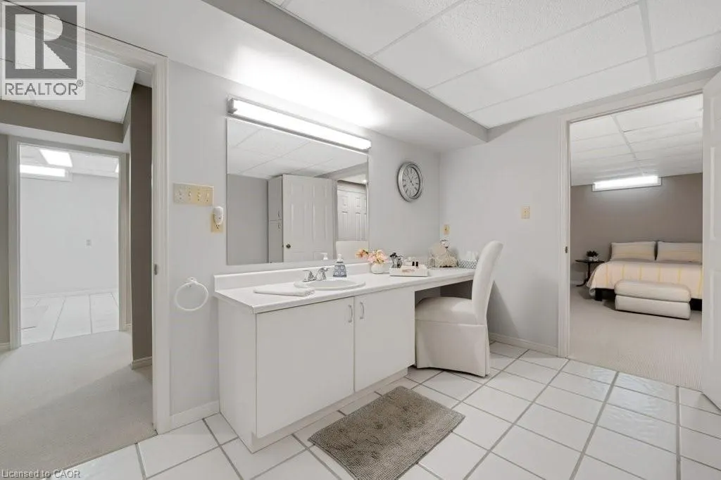 15 QUINTE Crescent Unit# 15, #15