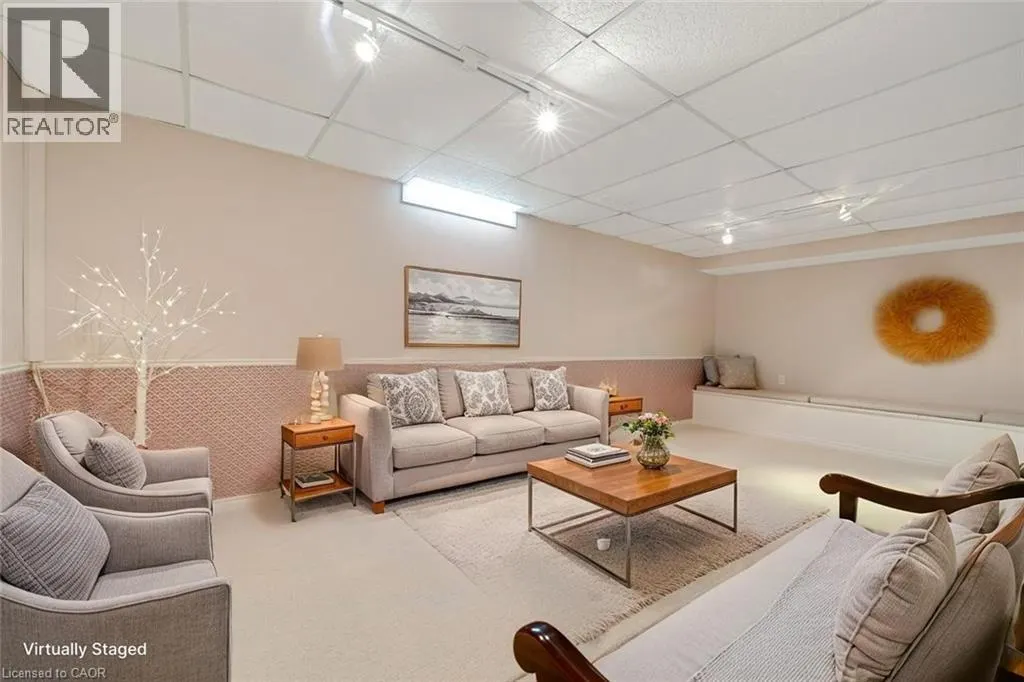 15 QUINTE Crescent Unit# 15, #15