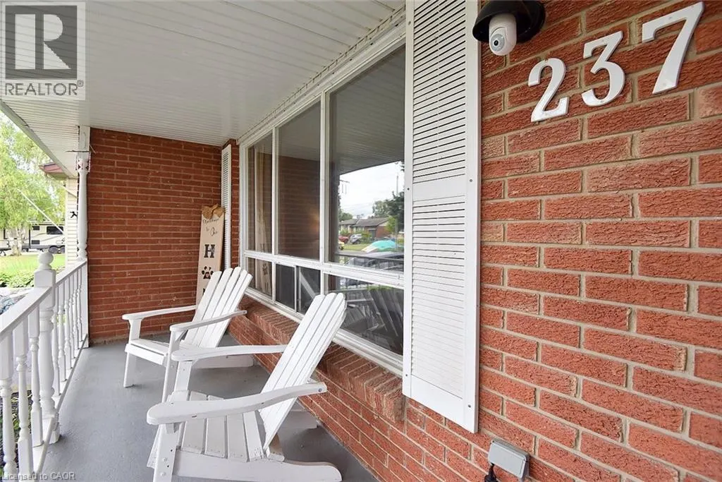 237 MAC CRAE Drive