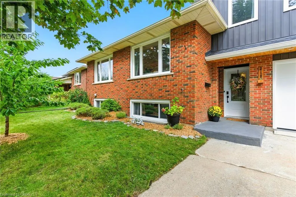 210 NORTHLAKE Drive