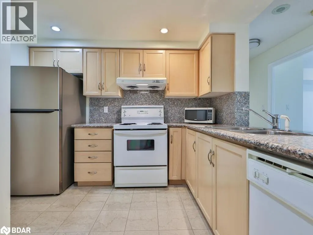 168 SIMCOE Street Unit# 318, #318
