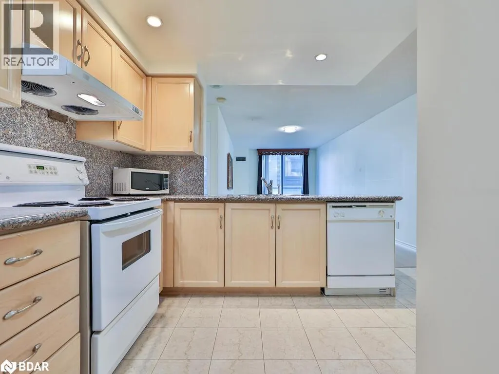 168 SIMCOE Street Unit# 318, #318