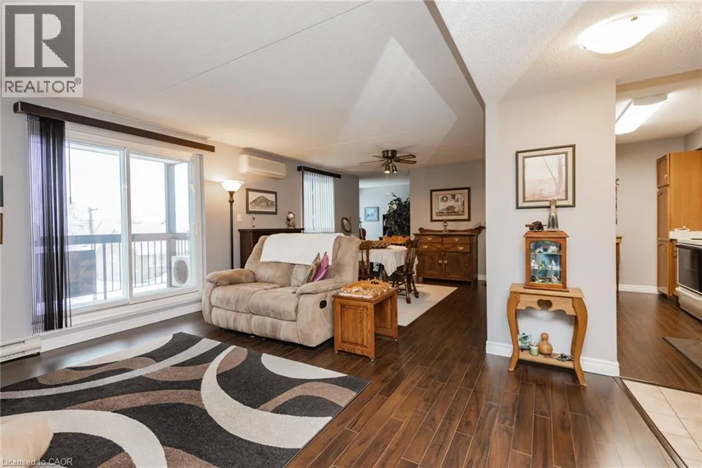 935 STOCKDALE Road Unit# 305, #305