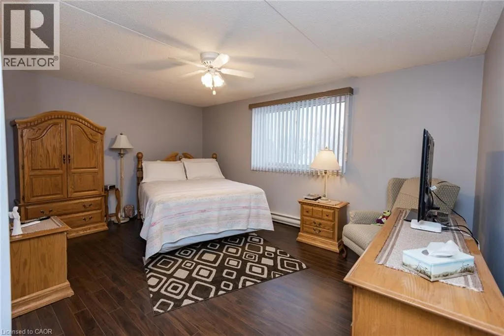 935 STOCKDALE Road Unit# 305, #305