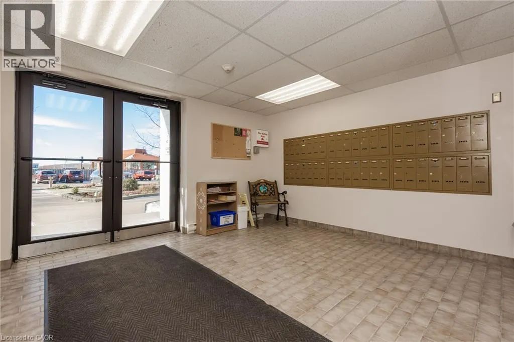 935 STOCKDALE Road Unit# 305, #305