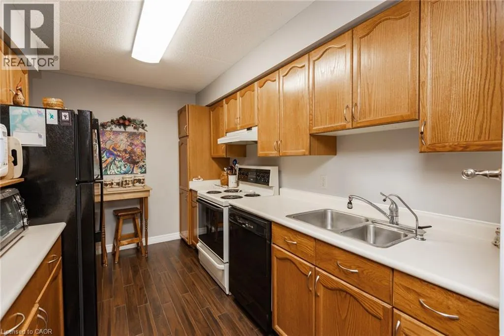 935 STOCKDALE Road Unit# 305, #305