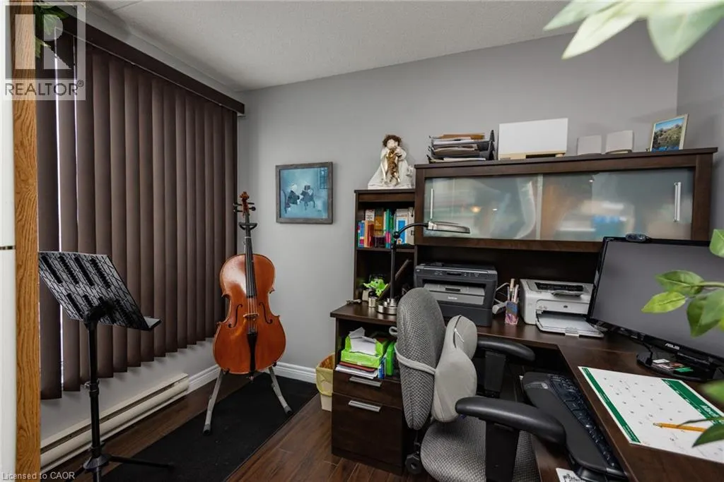 935 STOCKDALE Road Unit# 305, #305