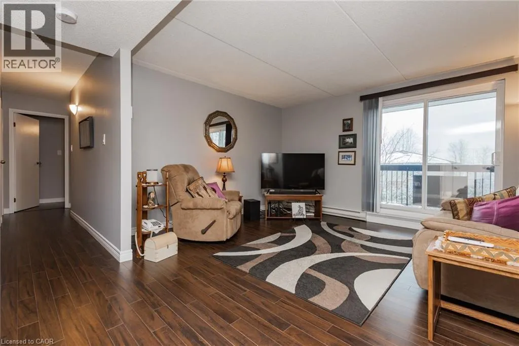 935 STOCKDALE Road Unit# 305, #305