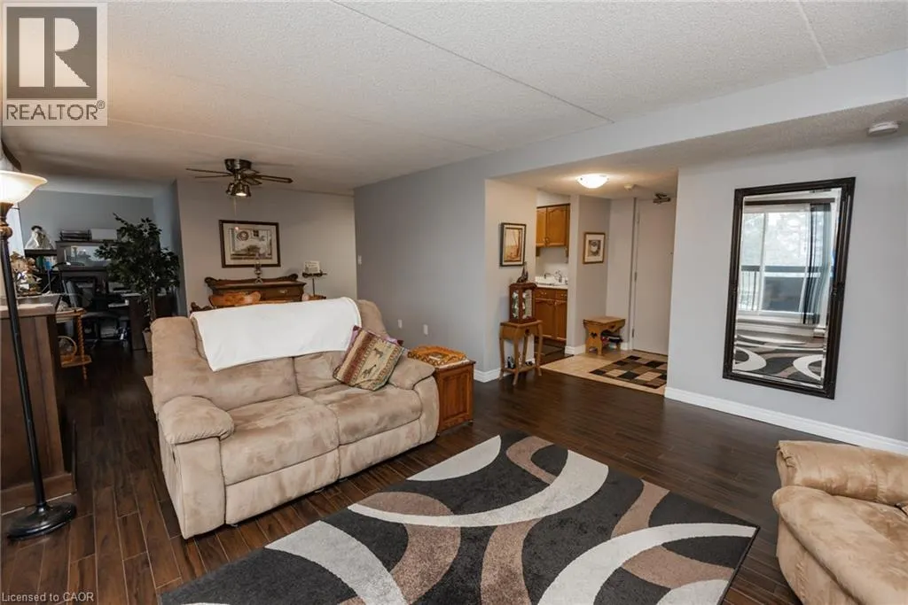 935 STOCKDALE Road Unit# 305, #305